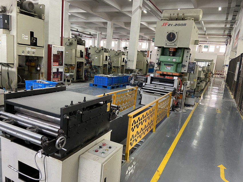 电缆桥架冷弯设备